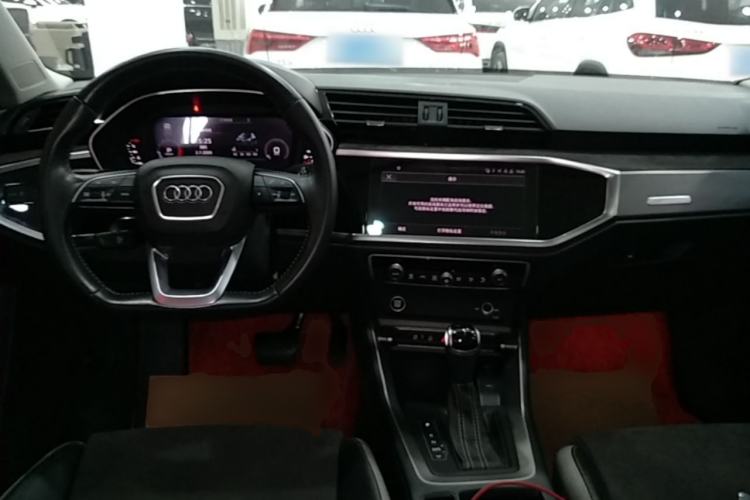 Used Audi Q3 2022 35 TFSI Fashion Dynamic Model Center Console