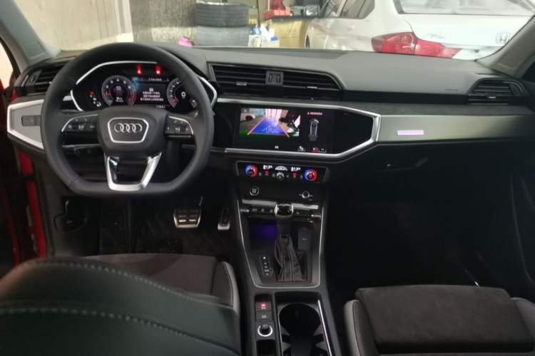 Used Audi Q3 2022 40 TFSI Fashion Dynamic Model Center Console