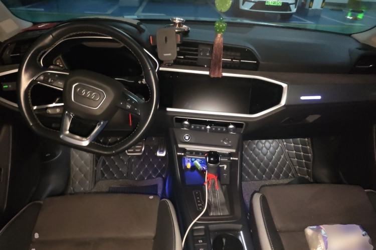 Used Audi Q3 2022 40 TFSI Fashion Dynamic Model Center Console