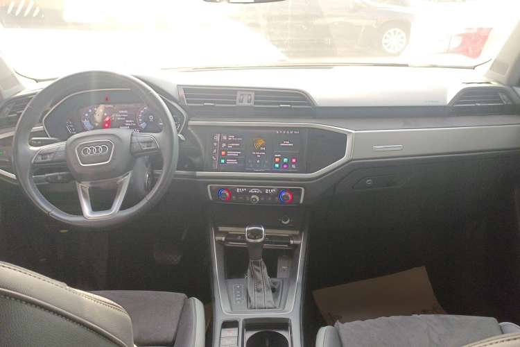 Used Audi Q3 2022 35 TFSI Fashion Dynamic Model Center Console
