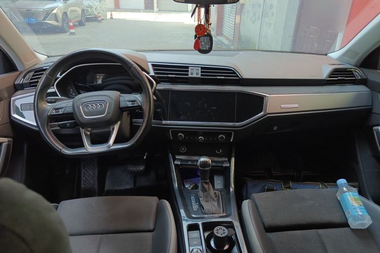 Used Audi Q3 2022 35 TFSI Progressive Dynamic Edition Center Console