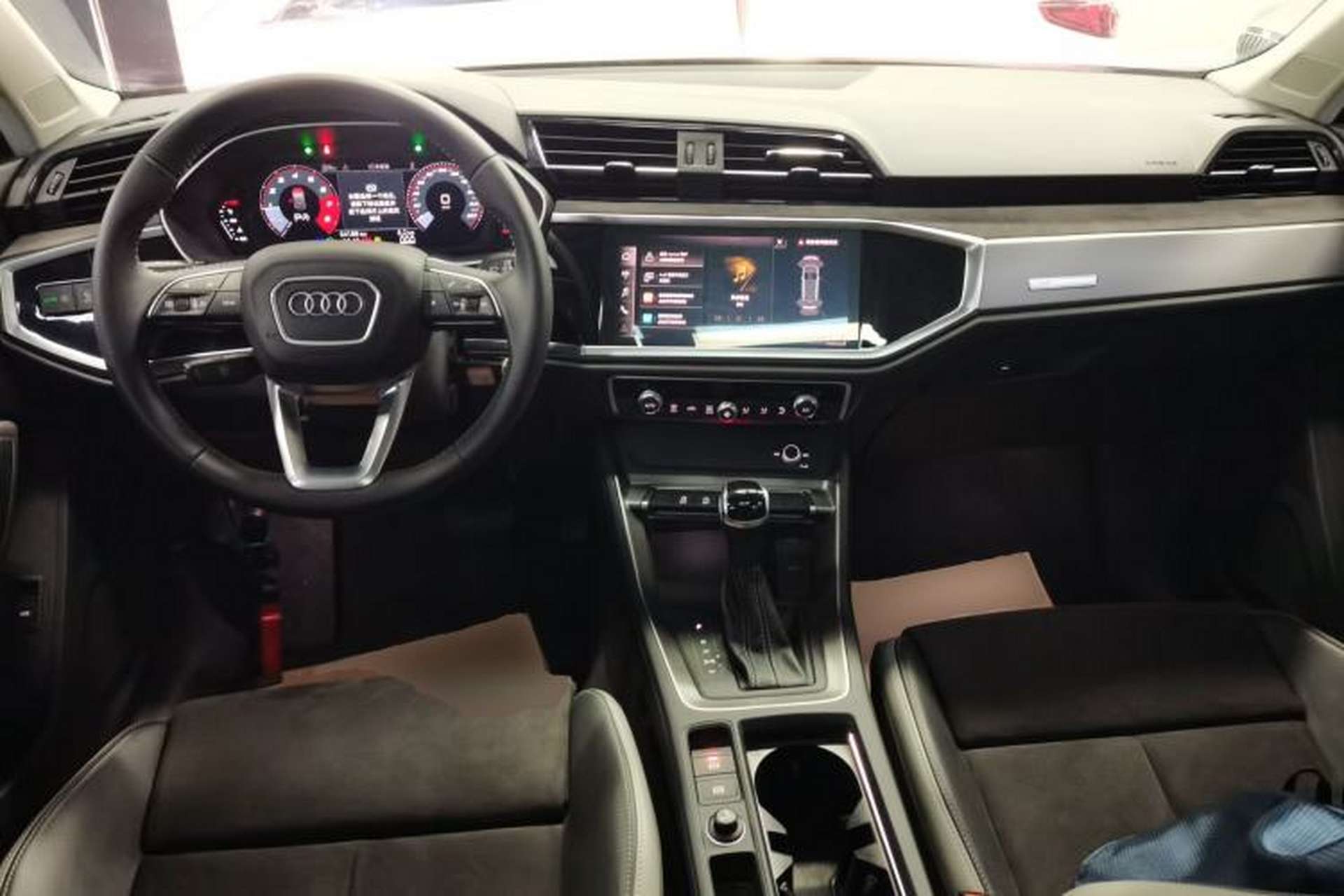 Used Audi Q3 2022 35 TFSI Progressive Dynamic Edition Center Console