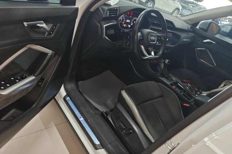 Used Audi Q3 2022 35 TFSI Fashion Dynamic Model Driver Seat