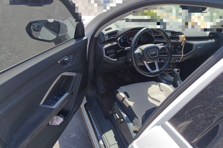 Used Audi Q3 2022 35 TFSI Progressive Dynamic Edition Driver Seat