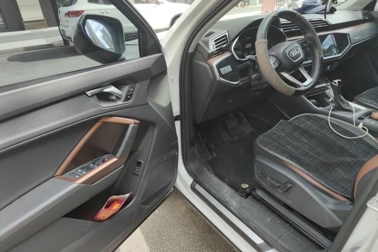 Used Audi Q3 2022 35 TFSI Fashionable and Elegant Model Driver Seat