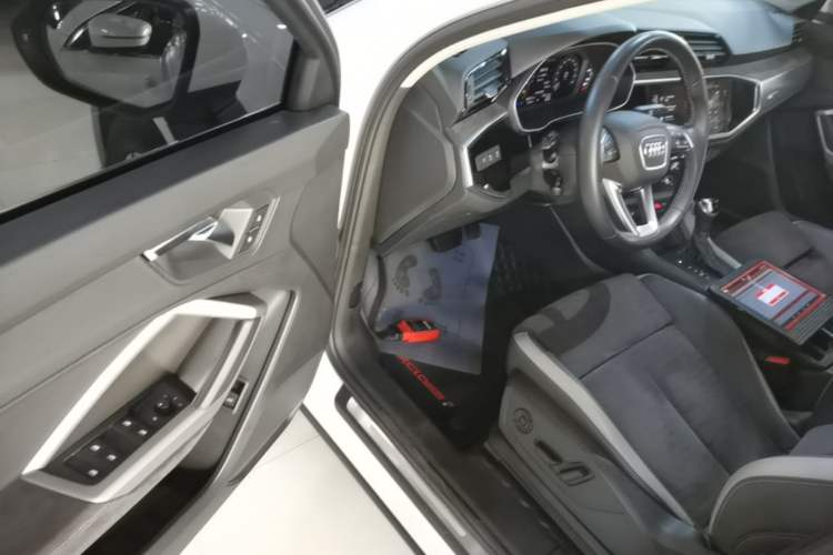 Used Audi Q3 2022 35 TFSI Progressive Dynamic Edition Driver Seat