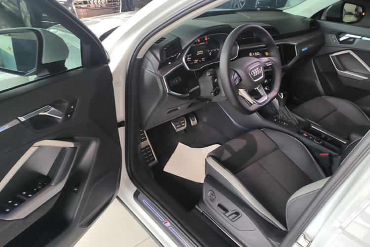 Used Audi Q3 2022 40 TFSI Fashion Dynamic Model Driver Seat