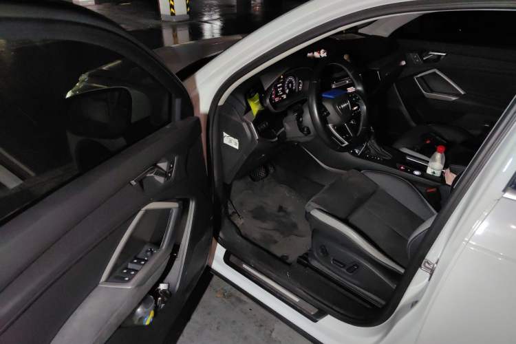 Used Audi Q3 2022 35 TFSI Progressive Dynamic Edition Driver Seat