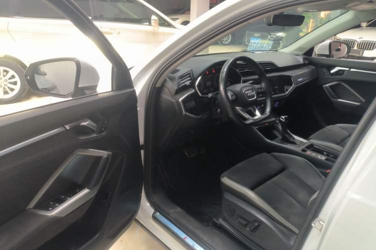 Used Audi Q3 2022 40 TFSI Fashion Dynamic Model Driver Seat