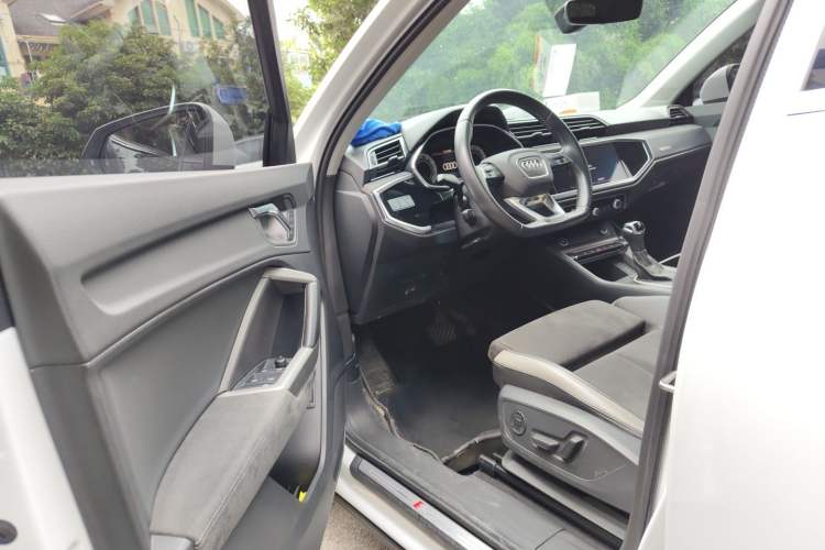 Used Audi Q3 2022 35 TFSI Fashion Dynamic Model Driver Seat