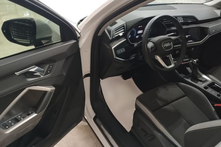 Used Audi Q3 2022 35 TFSI Progressive Dynamic Edition Driver Seat