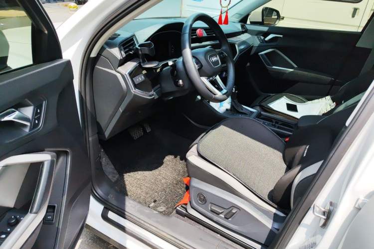 Used Audi Q3 2022 35 TFSI Progressive Dynamic Edition Driver Seat