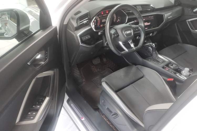 Used Audi Q3 2022 35 TFSI Fashion Dynamic Model Driver Seat