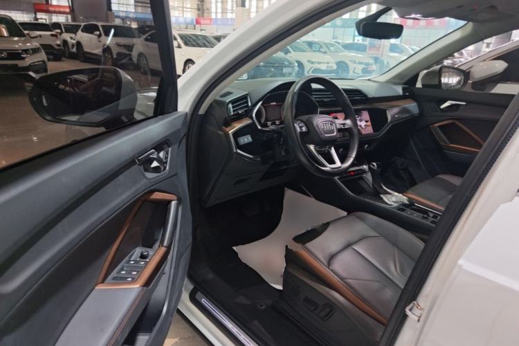 Used Audi Q3 2022 35 TFSI Fashionable and Elegant Model Driver Seat