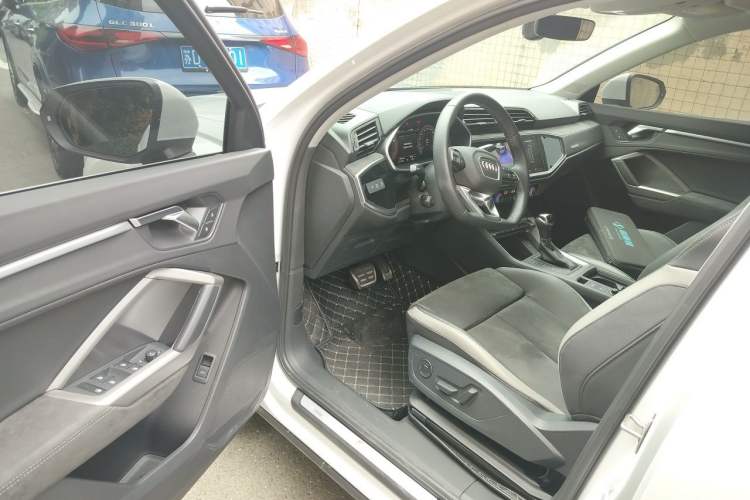 Used Audi Q3 2022 40 TFSI Fashion Dynamic Model Driver Seat