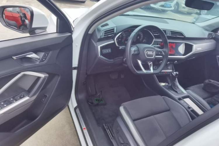 Used Audi Q3 2022 35 TFSI Fashion Dynamic Model Driver Seat