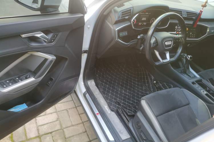 Used Audi Q3 2022 35 TFSI Fashion Dynamic Model Driver Seat
