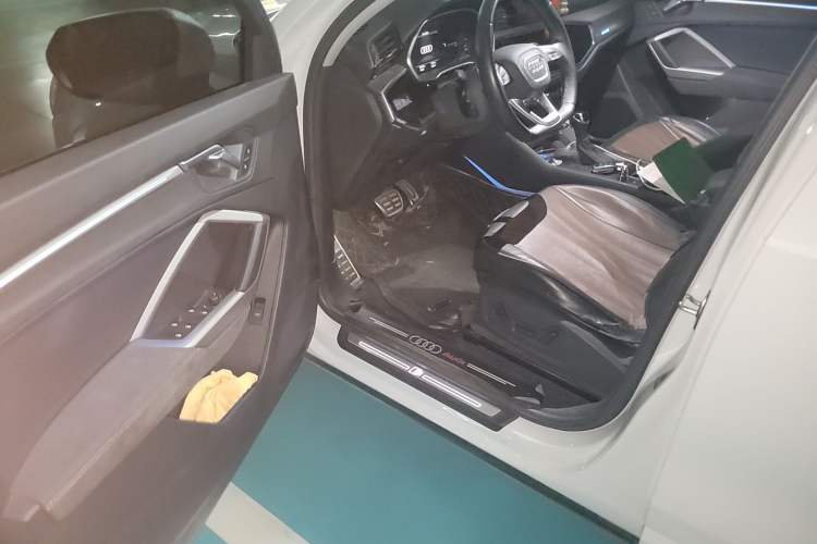 Used Audi Q3 2022 40 TFSI Fashion Dynamic Model Driver Seat