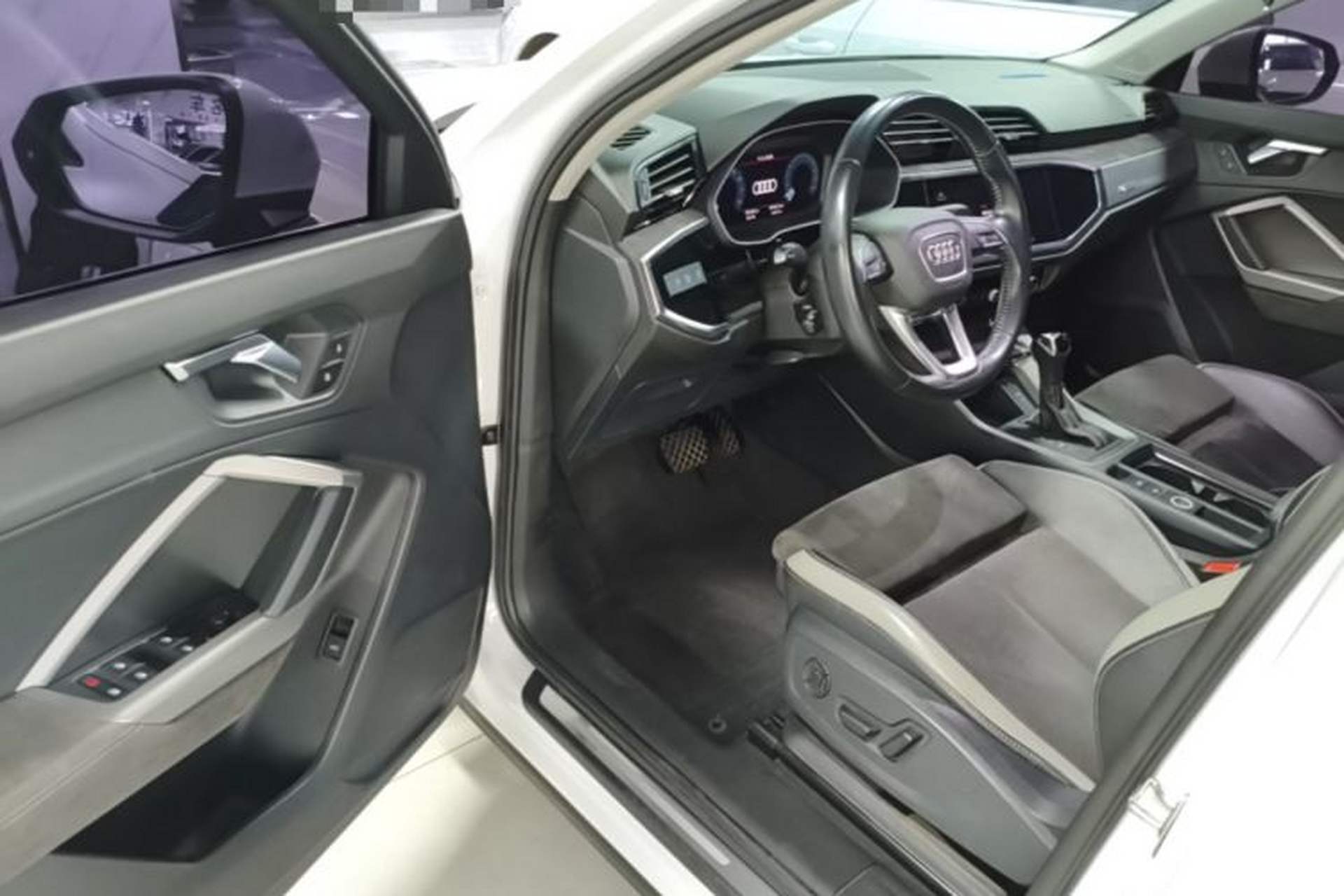 Used Audi Q3 2022 35 TFSI Progressive Dynamic Edition Driver Seat