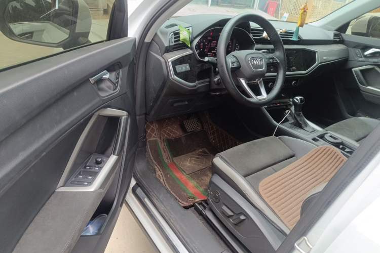 Used Audi Q3 2022 35 TFSI Progressive Dynamic Edition Driver Seat