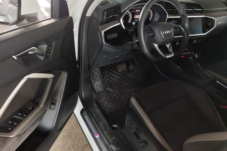 Used Audi Q3 2022 35 TFSI Fashion Dynamic Model Driver Seat
