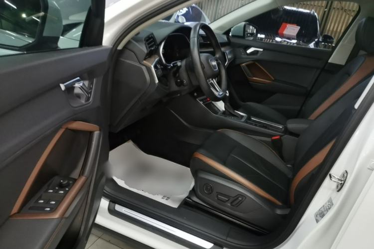 Used Audi Q3 2022 35 TFSI Fashionable and Elegant Model Driver Seat