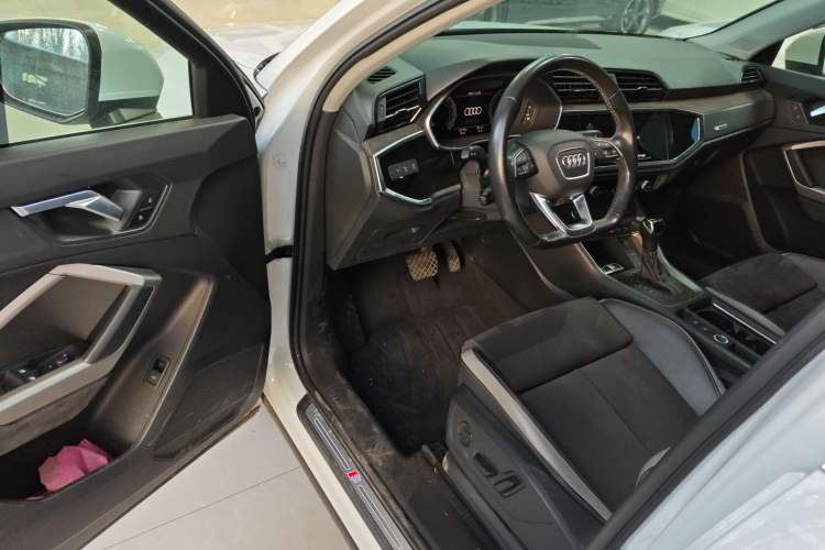 Used Audi Q3 2022 35 TFSI Fashion Dynamic Model Driver Seat