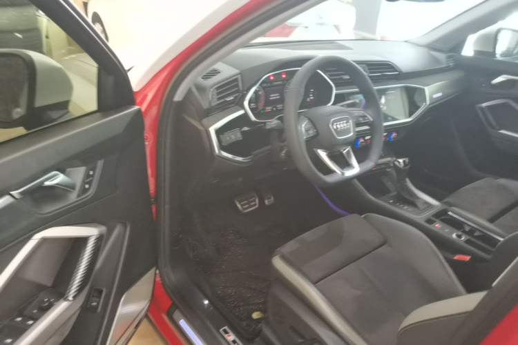 Used Audi Q3 2022 40 TFSI Fashion Dynamic Model Driver Seat