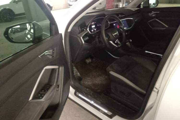 Used Audi Q3 2022 35 TFSI Fashion Dynamic Model Driver Seat