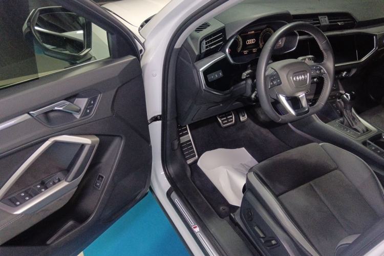 Used Audi Q3 2022 40 TFSI Fashion Dynamic Model Driver Seat