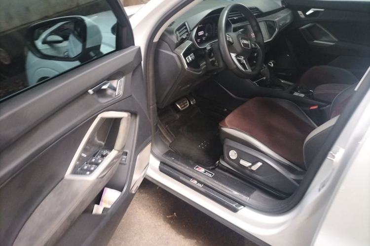 Used Audi Q3 2022 35 TFSI Progressive Dynamic Edition Driver Seat