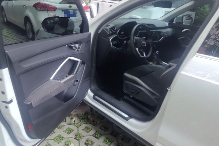 Used Audi Q3 2022 35 TFSI Progressive Dynamic Edition Driver Seat