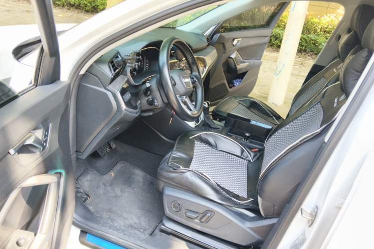 Used Audi Q3 2022 35 TFSI Progressive Dynamic Edition Driver Seat