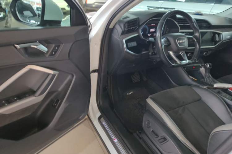 Used Audi Q3 2022 35 TFSI Fashion Dynamic Model Driver Seat