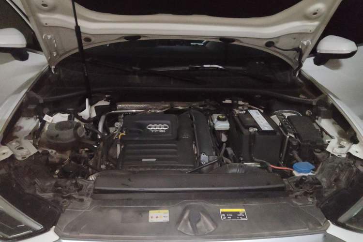 Used Audi Q3 2022 35 TFSI Fashion Dynamic Model Engine Bay