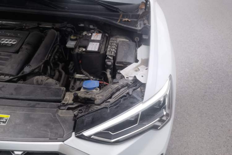 Used Audi Q3 2022 35 TFSI Fashion Dynamic Model Engine Bay Left
