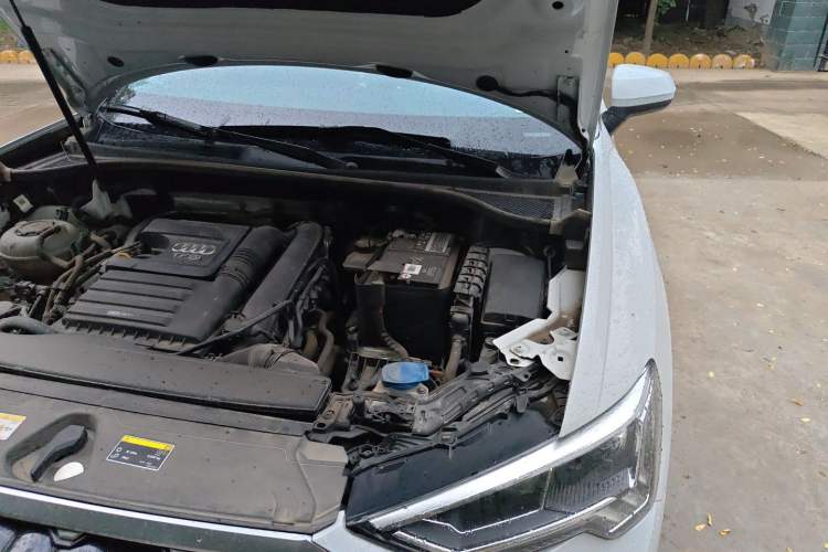 Used Audi Q3 2022 35 TFSI Fashion Dynamic Model Engine Bay Left