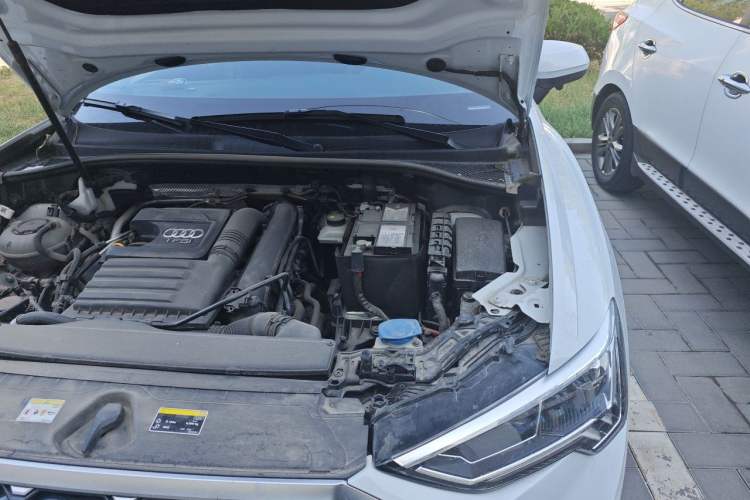 Used Audi Q3 2022 35 TFSI Progressive Dynamic Edition Engine Bay Left