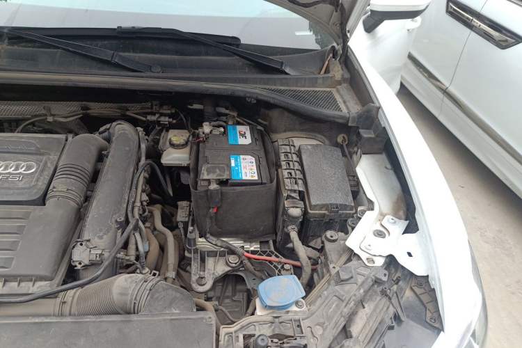 Used Audi Q3 2022 35 TFSI Progressive Dynamic Edition Engine Bay Left