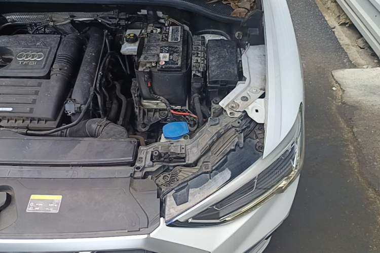 Used Audi Q3 2022 35 TFSI Fashion Dynamic Model Engine Bay Left