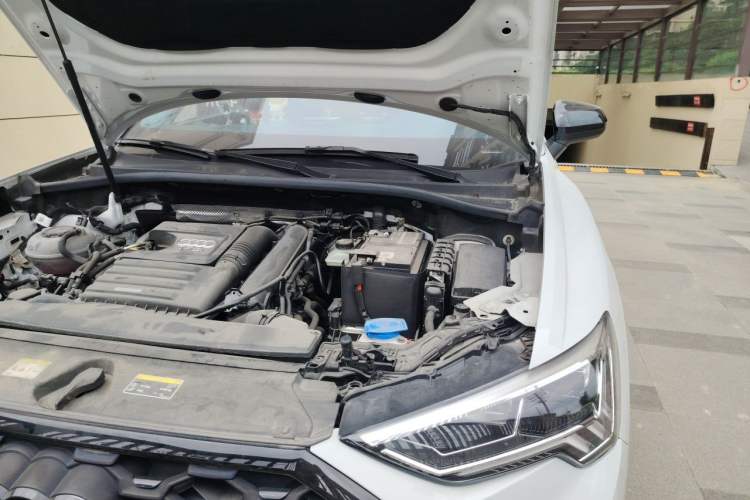 Used Audi Q3 2022 35 TFSI Fashion Dynamic Model Engine Bay Left