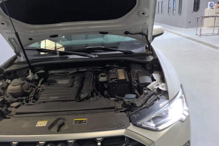 Used Audi Q3 2022 35 TFSI Fashion Dynamic Model Engine Bay Left