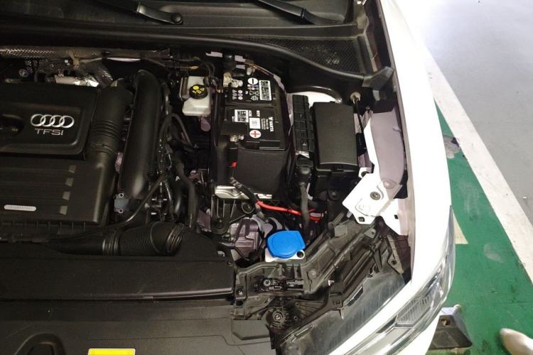 Used Audi Q3 2022 35 TFSI Progressive Dynamic Edition Engine Bay Left