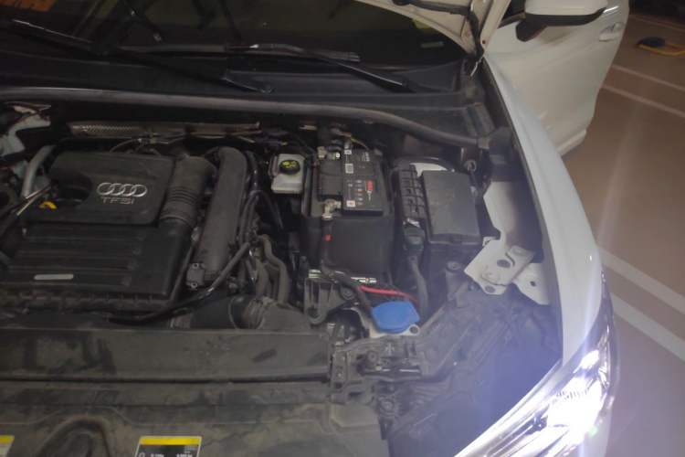 Used Audi Q3 2022 35 TFSI Fashion Dynamic Model Engine Bay Left