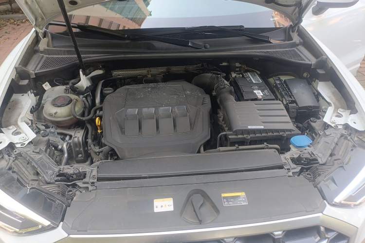 Used Audi Q3 2022 40 TFSI Fashion Dynamic Model Engine Bay