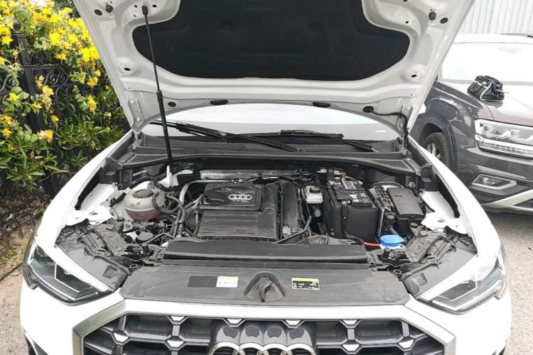 Used Audi Q3 2022 35 TFSI Fashion Dynamic Model Engine Bay