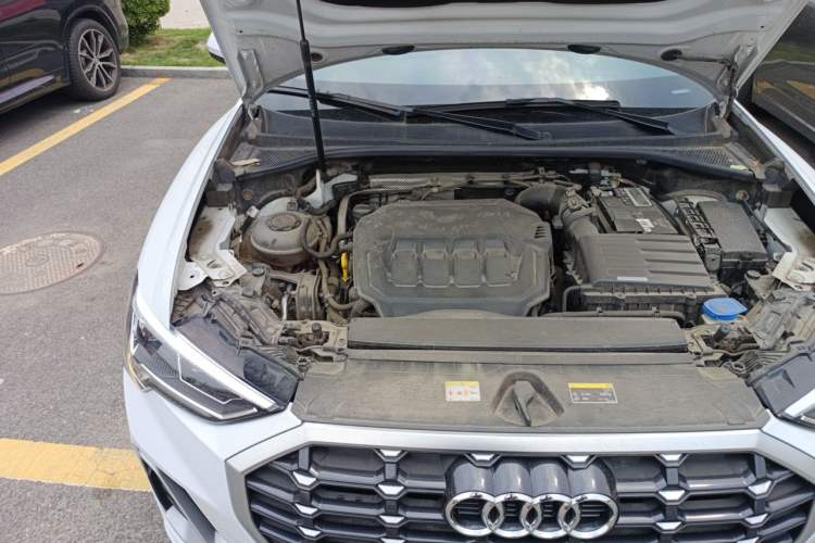 Used Audi Q3 2022 35 TFSI Fashion Dynamic Model Engine Bay Right