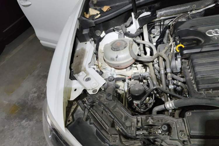 Used Audi Q3 2022 35 TFSI Fashion Dynamic Model Engine Bay Right