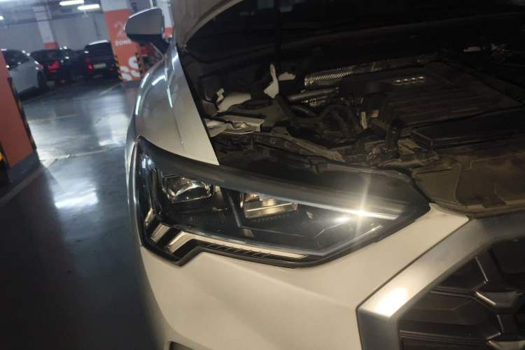 Used Audi Q3 2022 35 TFSI Fashion Dynamic Model Engine Bay Right
