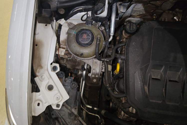 Used Audi Q3 2022 40 TFSI Fashion Dynamic Model Engine Bay Right
